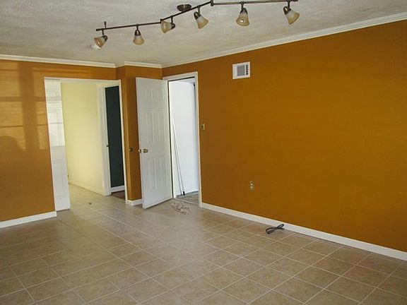 4th image of 955 Alexandria Dr