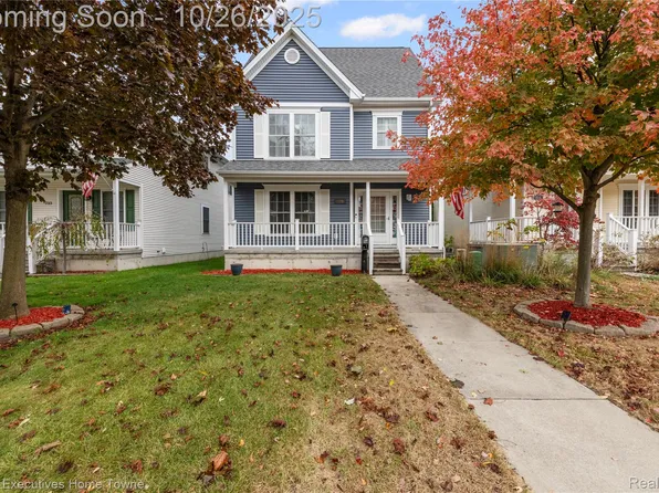 729 Oak St, Port Huron, MI 48060