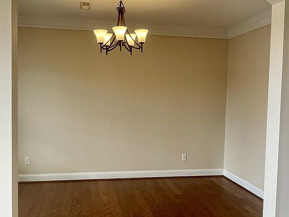 4th image of 501 Capstone Dr