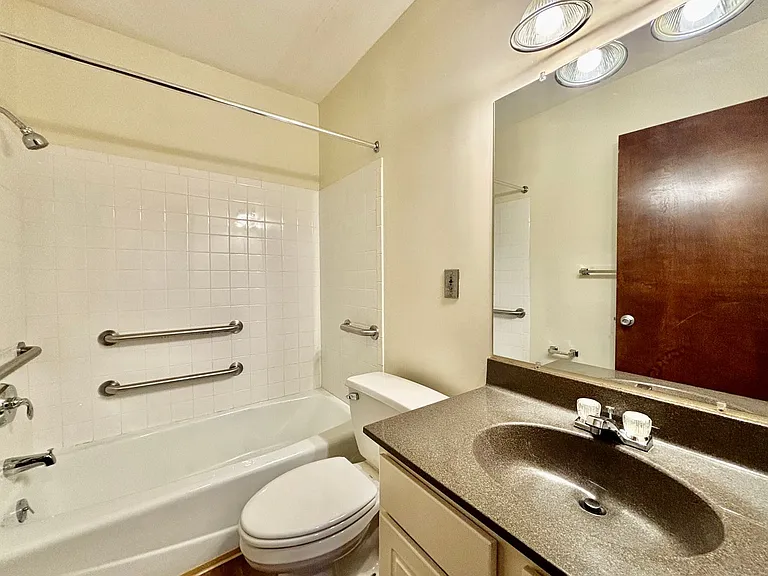 Immanuel Manor — Photo 10