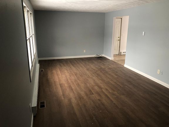 3rd image of 651 Sunflower Dr