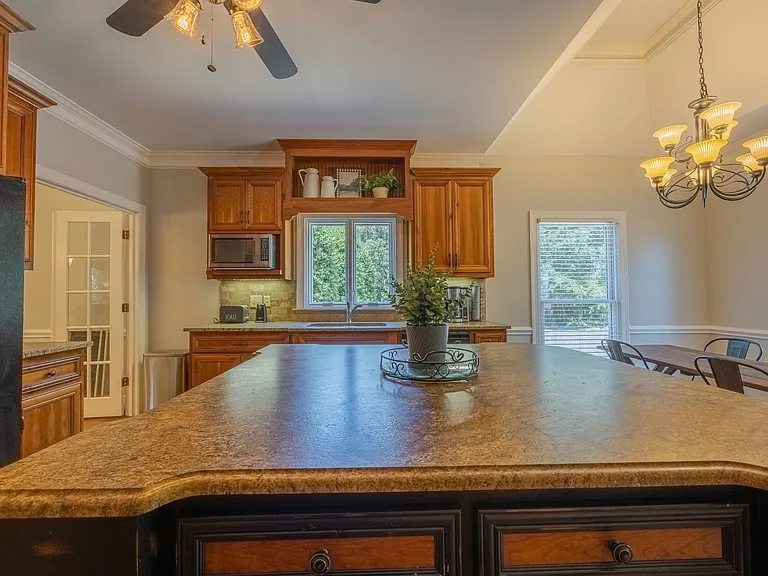 4060 Macon Hwy — Photo 9