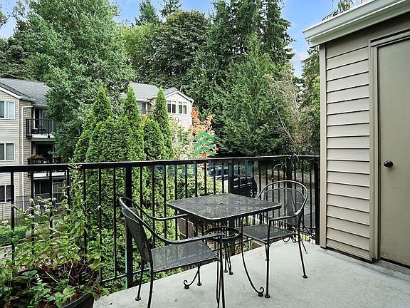 3rd image of 12040 100th Ave NE