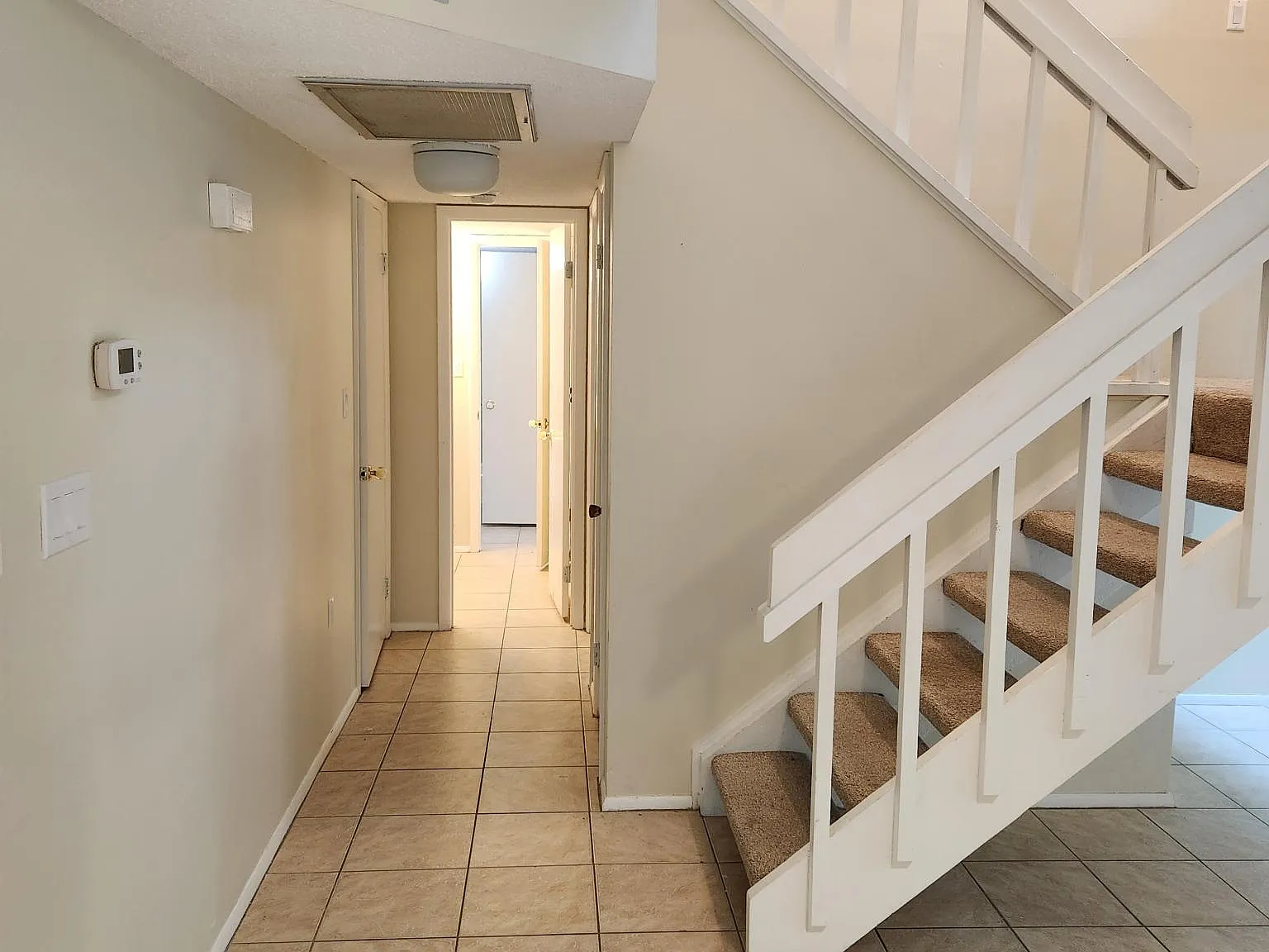 3 bed, 1933 sqft, $2,300 — Photo 3