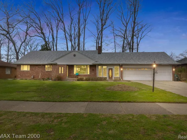 675 Woodcrest Dr, Dearborn, MI 48124