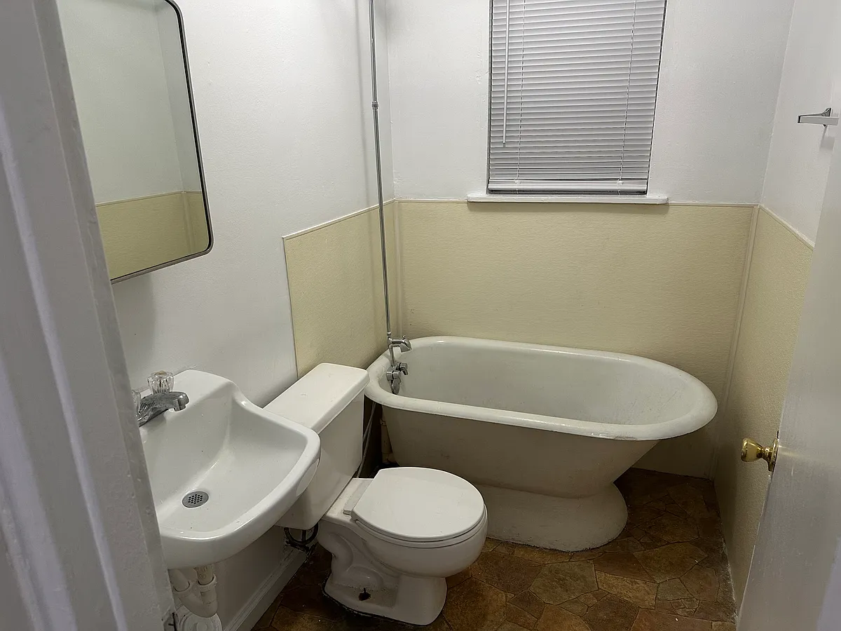Building Photo - 1239 N Millwood Ave #3