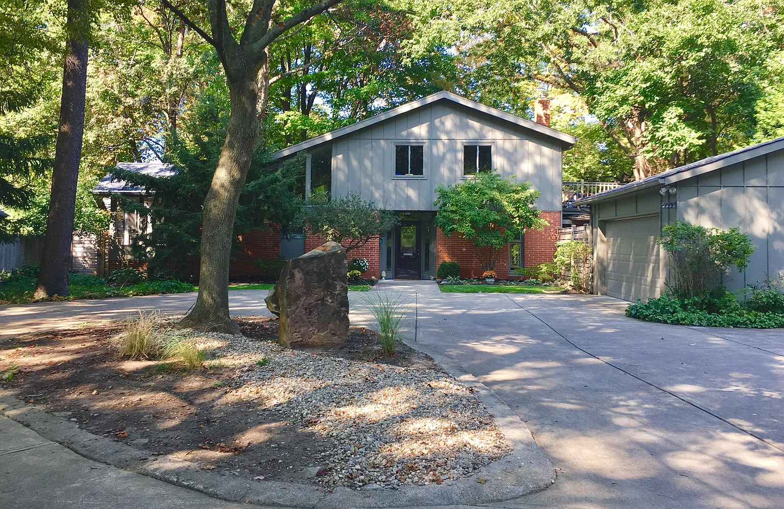 2333 N Park Blvd photo 1