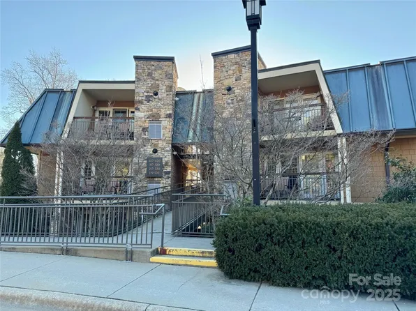 219 Bowling Park Rd, Asheville, NC 28803
