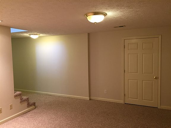 4th image of 223 Croghan Dr