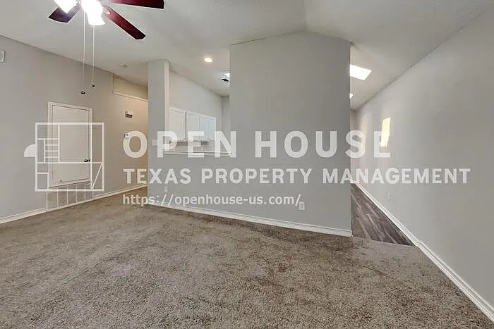400 Valley Mills Dr — Photo 4