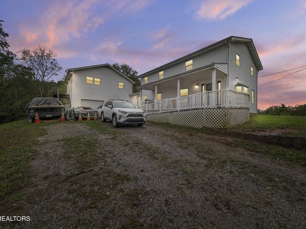 9832 Clift Rd, Strawberry Plains, TN 37871