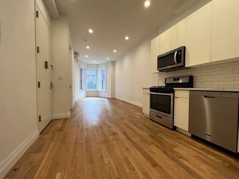 315 W 103rd St #3 — Photo 1