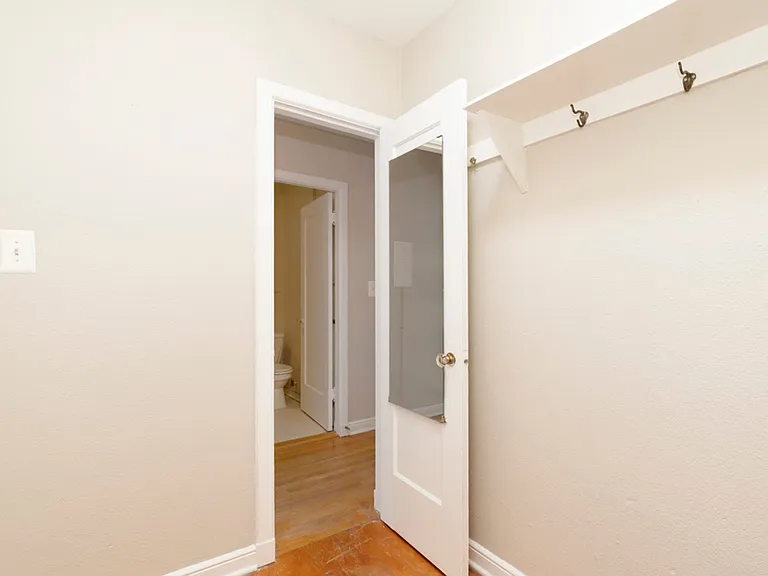 Charlesgate Apartments - Vintage Studios — Photo 69