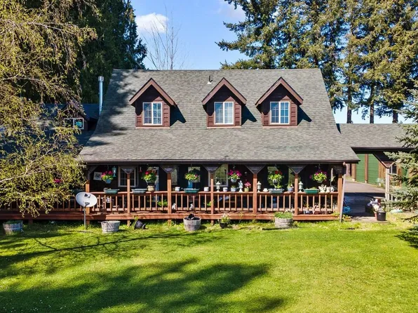 527 W 4th St, Coquille, OR 97423