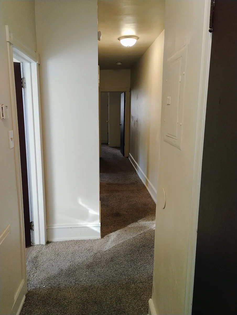 Building Photo - 5202 Webster St #2