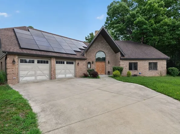 310 Bayview Ct, Danville, IL 61832