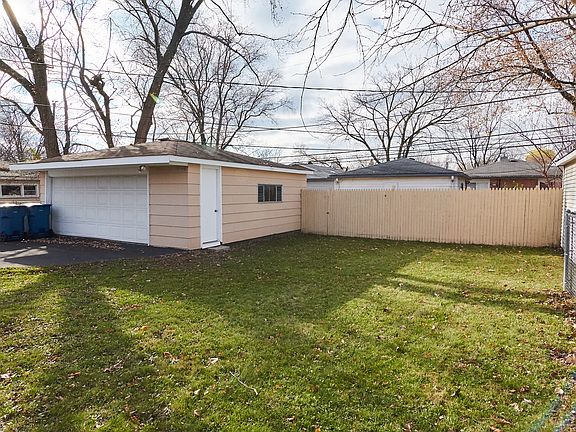 5th image of 1384 Woodview Ave