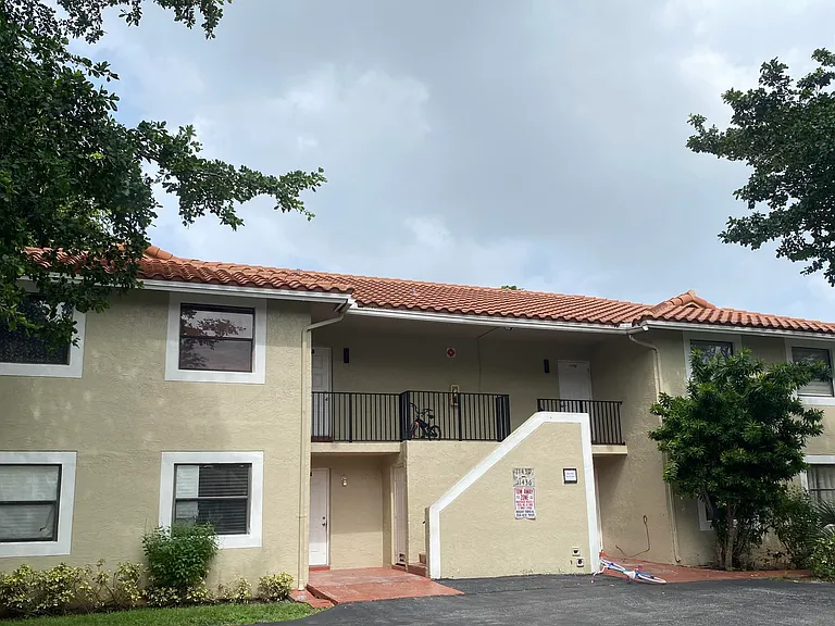 11432 NW 43rd St #TOP RIGHT — Photo 30