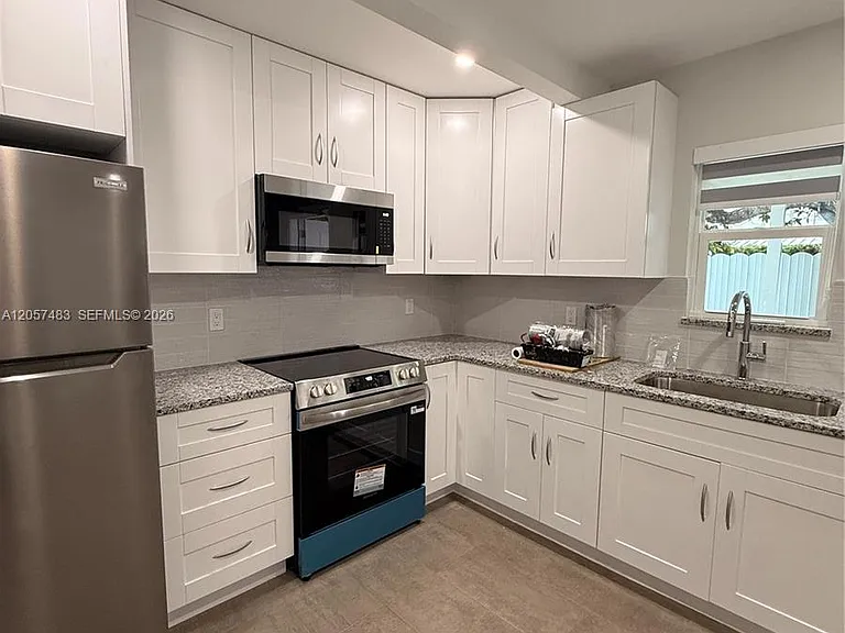 10555 SW 32nd St #2 — Photo 8
