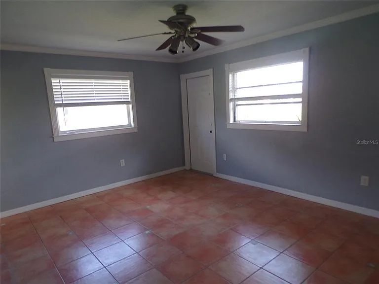 270 Belaire Ct — Photo 7