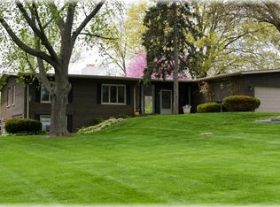 214 Sharon Dr, Dundee, IL 60118