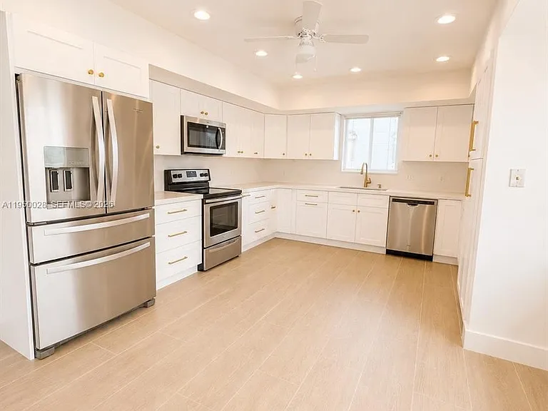 13005 Zambrana St — Photo 5