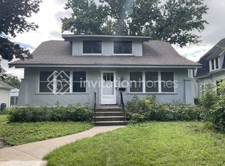 4035 Hubbard Ave N, Robbinsdale, MN 55422