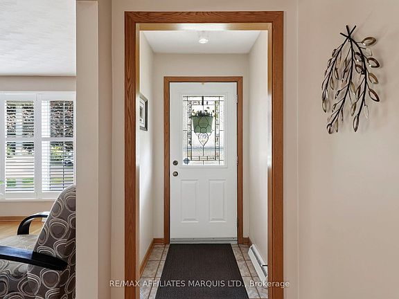 5th image of 748 Montcalm Ct