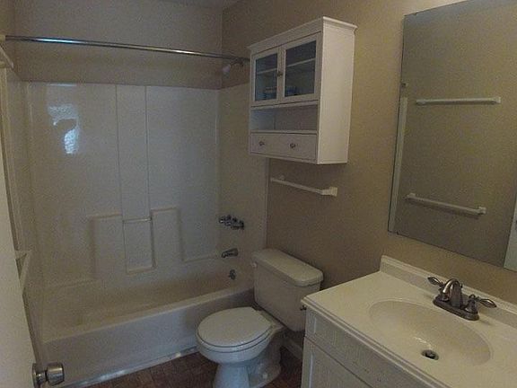 5th image of 2312 S J St