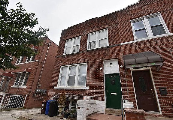 5th image of 2832 W 35th St APT 1R