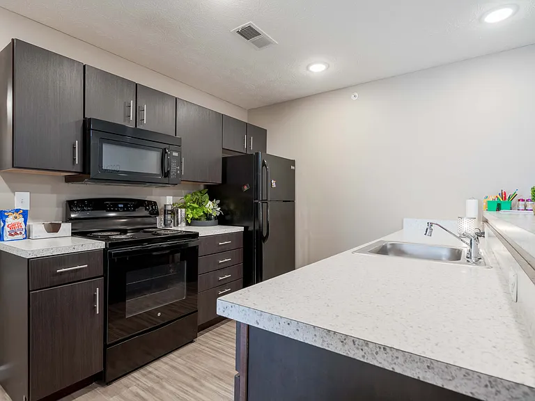 Greenbrier Apartments — Photo 69