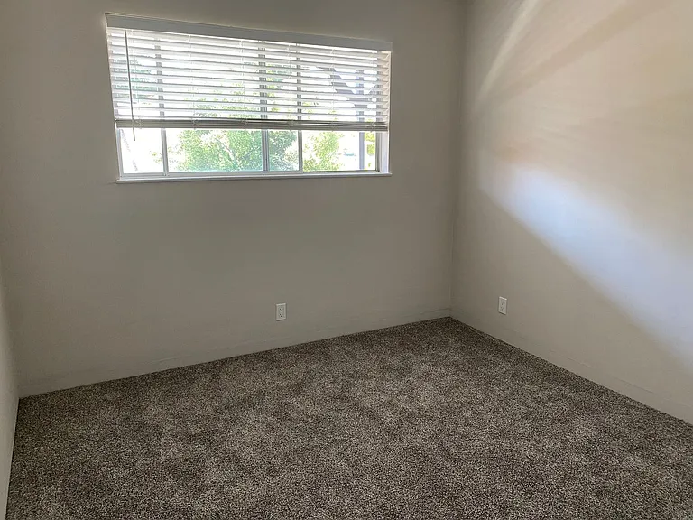 2251 Buena Vista Ave — Photo 12