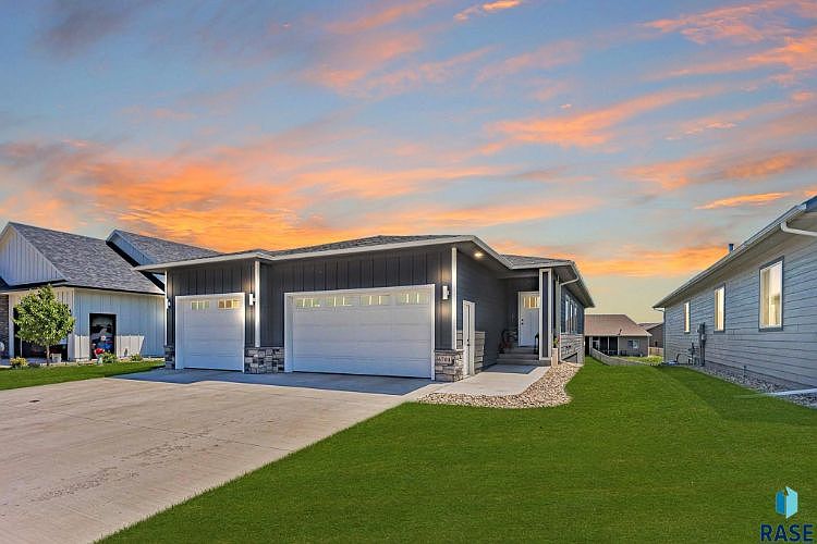 1st image of 6704 S Laguna Cir