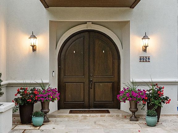 2nd image of 8924 Waterchase Cir