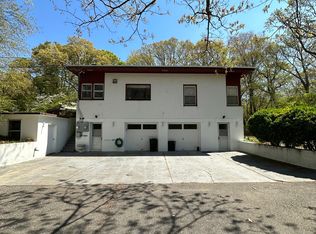 36 Makamah Rd, Northport, NY 11768