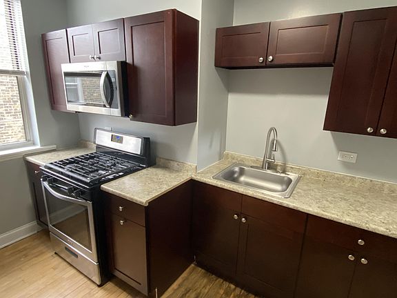 5th image of 3432 W Franklin Blvd #17198693