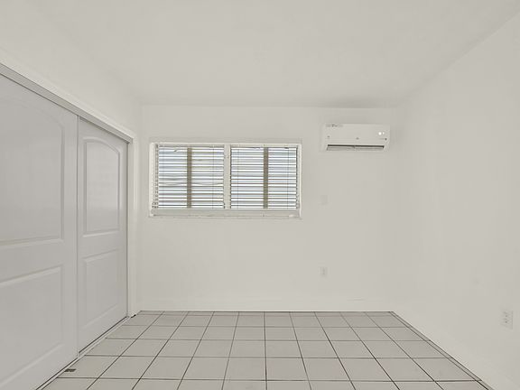 5th image of 426 Santander Ave APT 1