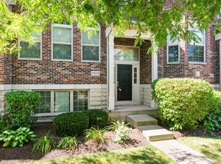 27W722 N Meadowview Dr, Winfield, IL 60190