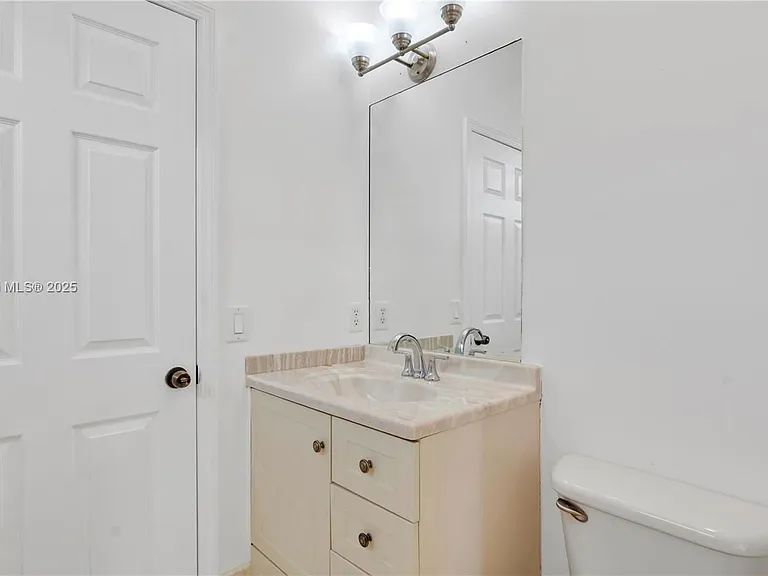 17994 NW 87th Pl — Photo 26