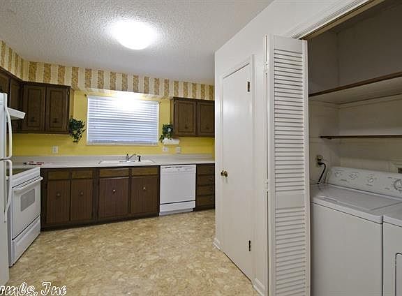 4th image of 125 Carl Dr