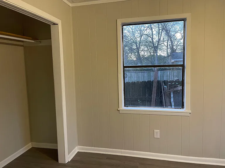 612 W Buena Vista Ave #1 — Photo 5
