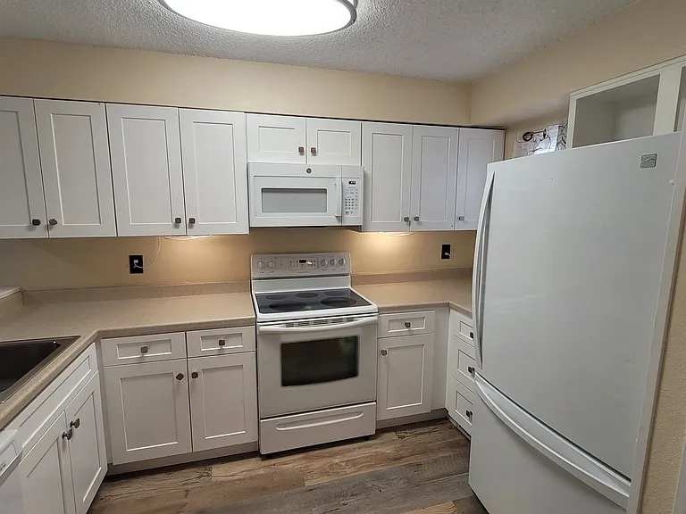 412 Wright St #104 — Photo 2