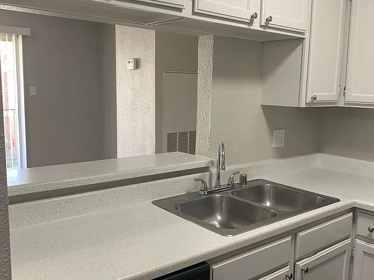 Saddlewood Apartments — Photo 13