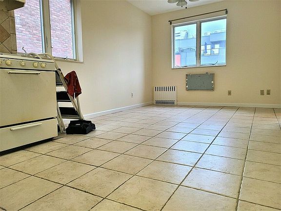 5th image of 308 21st St #3C