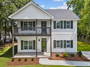 951 Shady Ln, Greenville, NC 27858