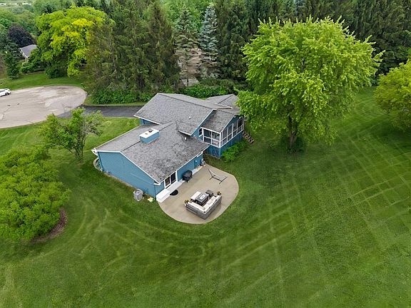2nd image of W271N4780 Greenhill COURT