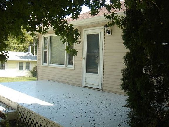 2nd image of 133 E 2nd St