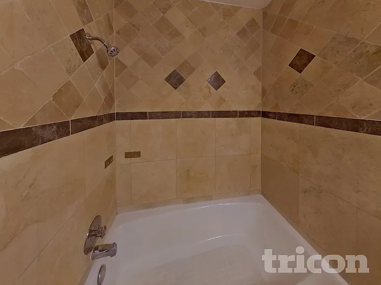 2413 Park St N — Photo 12