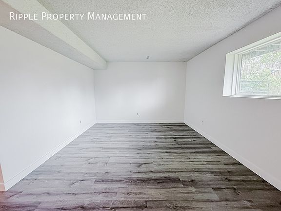 4th image of 1513 36th St SE Unit B