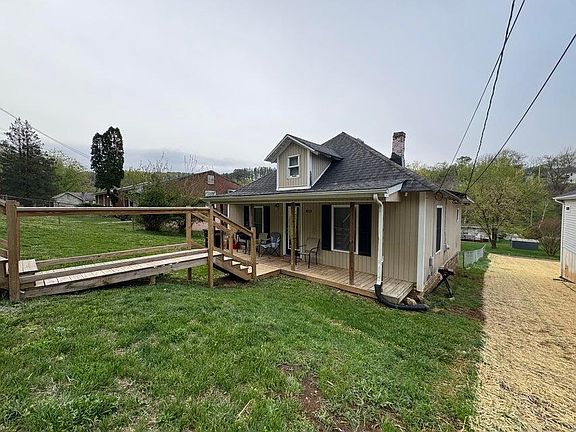 3rd image of 323 Craig Ave